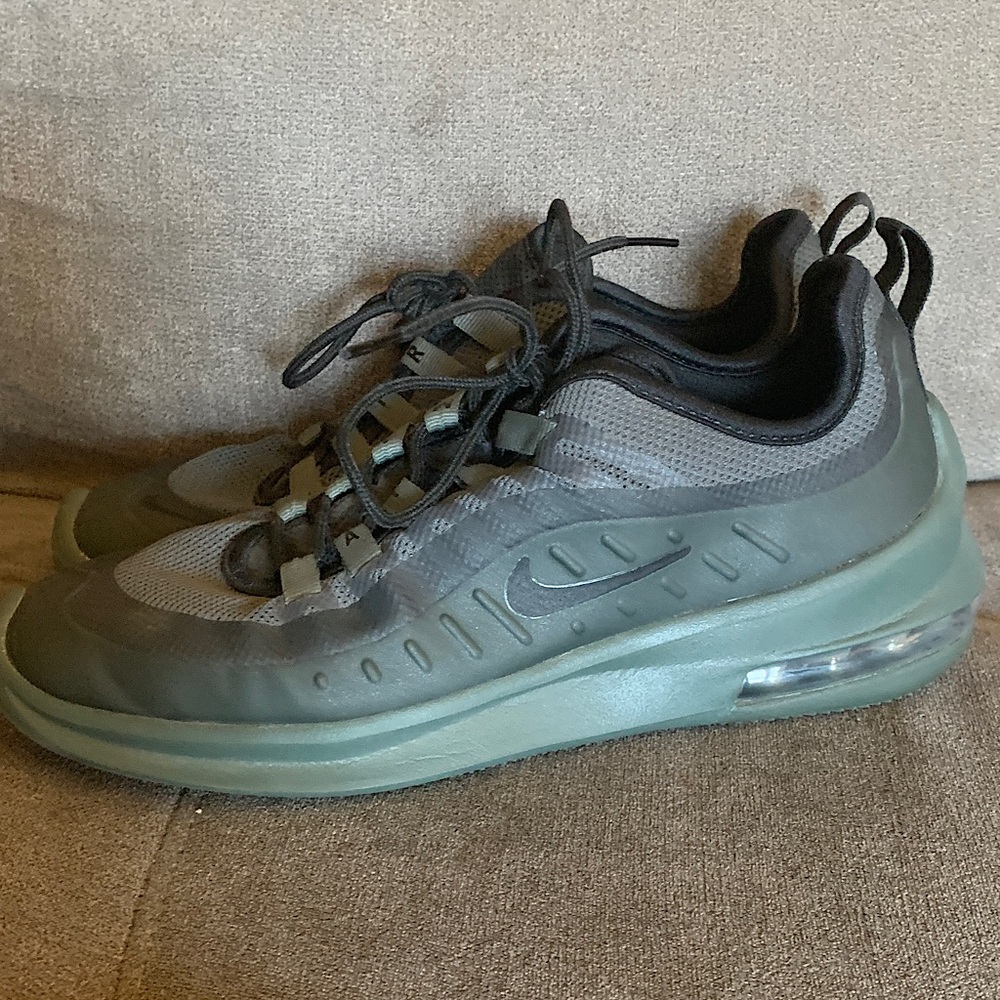 Nike Mens Air Max AXIS Running Shoes size 8
